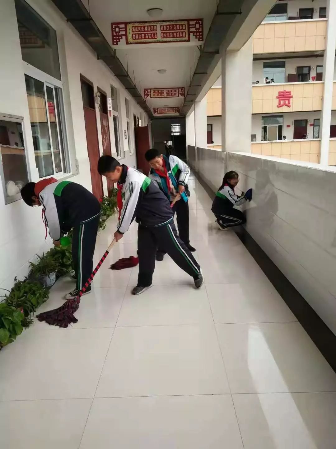 立志成才 路在脚下(图30)