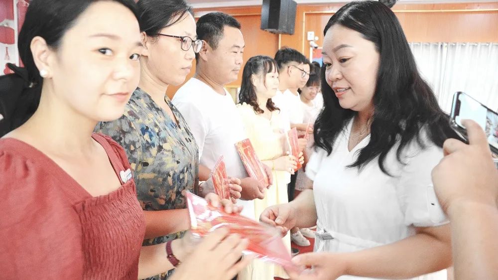 舞阳县育才实验学校庆祝第38个教师节暨表彰大会(图15) 图片